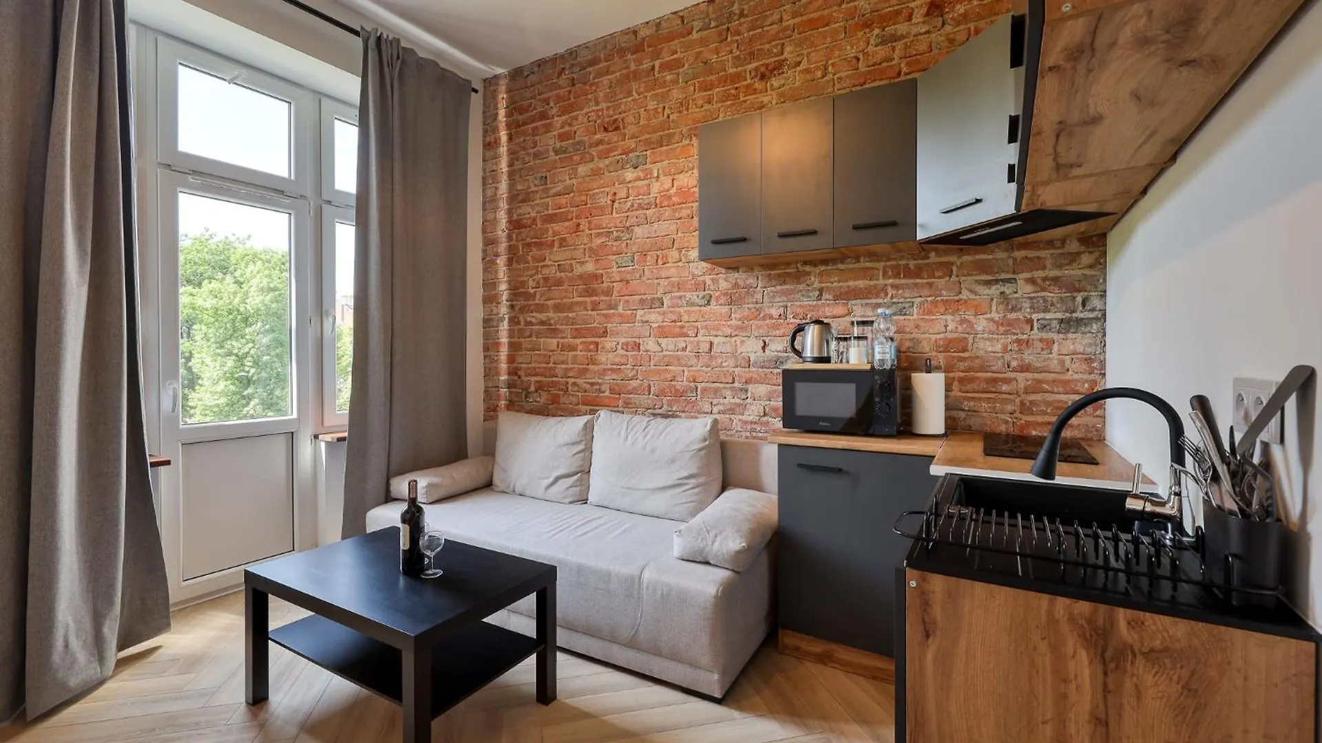 Industrial Apartment Warschau