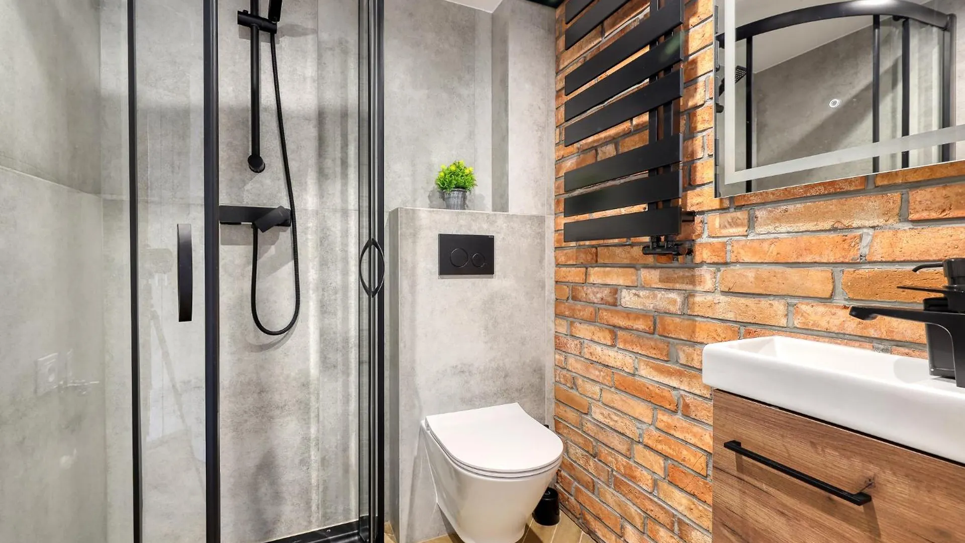 Industrial Apartment Warschau